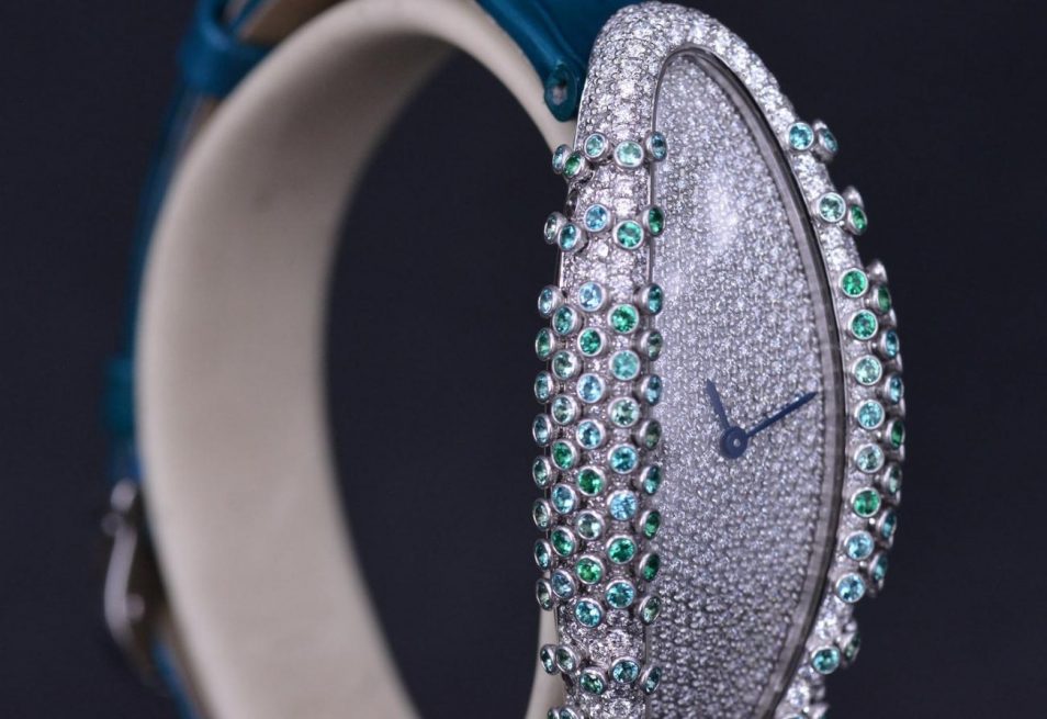 Amazing Copy Cartier Baignoire Allongée Géladon Watches Catch Your Eyes