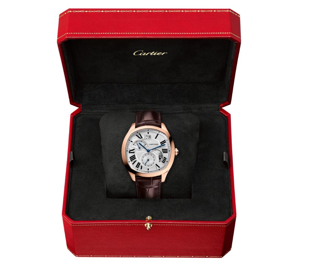 The 18k rose gold copy watches have brown leather straps.