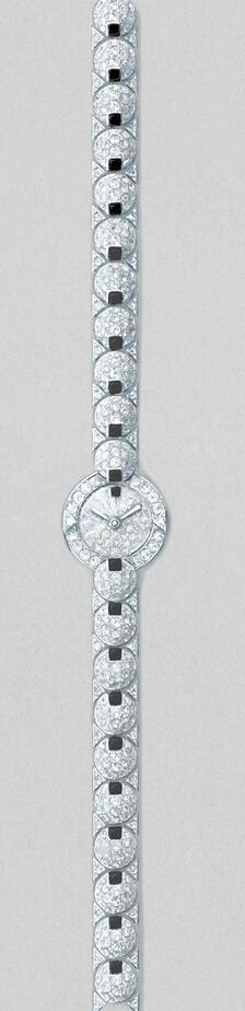 Hot sale fake watches are covered with diamonds.